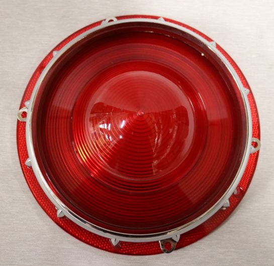 Baklampsglas med kromsarg 1957 Ford