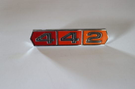 Emblem "442"