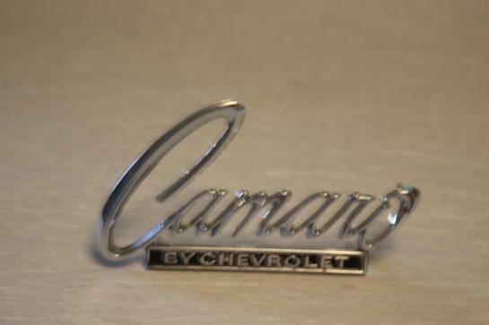 Emblem "Camaro by Chevrolet"