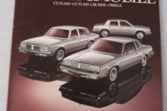 Försäljningsbroschyr Oldsmobile Cutlass, Omega, Cutlass Cruiser 1981