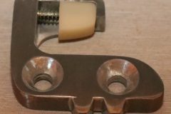 Dörrlåsklack på kaross  Vänster  1950-54 Ford  Mercury